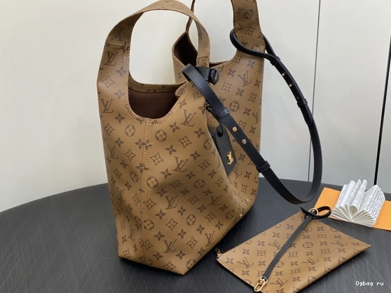 Atlantis GM LOUIS VUITTON 0723